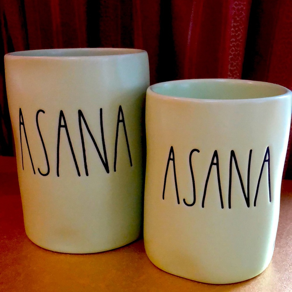 Rae Dunn Set of 2 Asana Cedar Citrus 13.2 oz and 8.7oz Green Candle